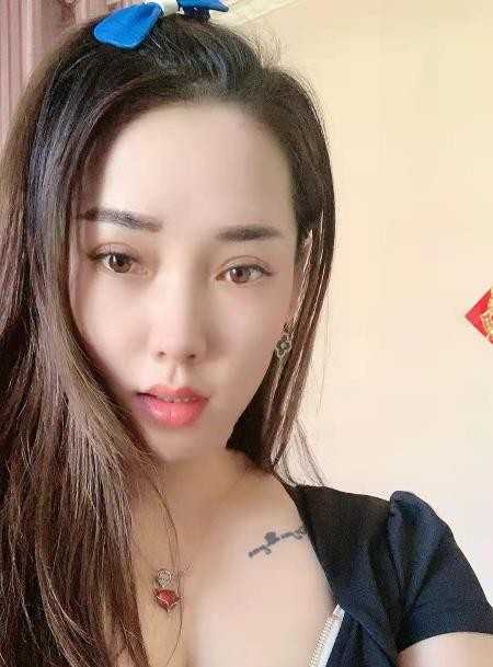 后入时撅着屁股迎接你