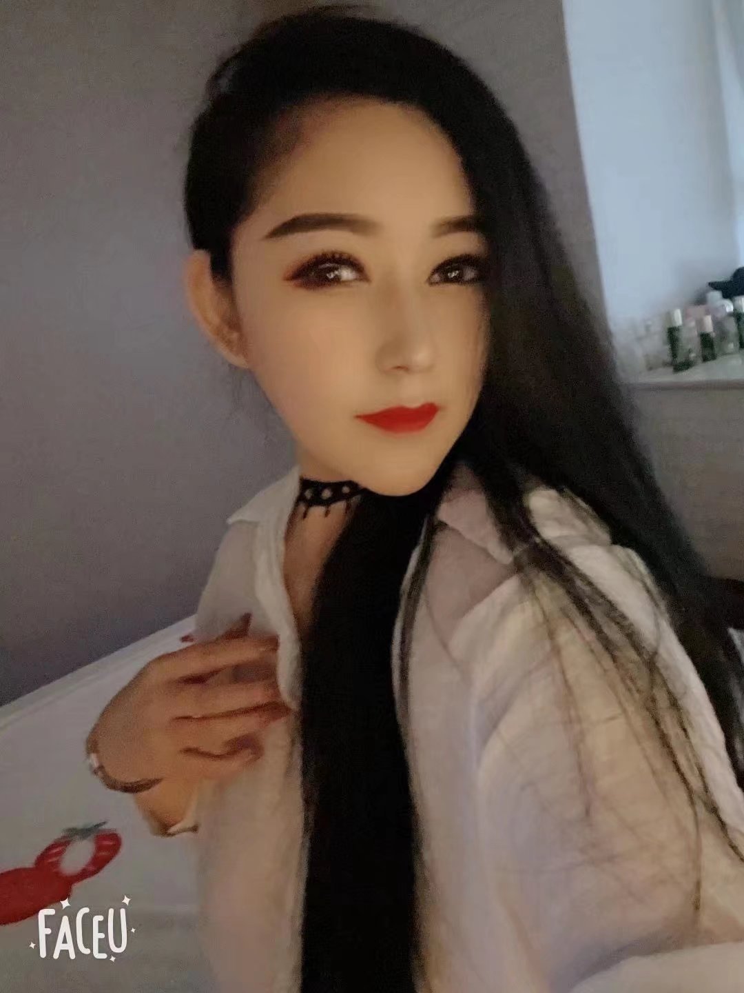 西门性价比年轻东北美女