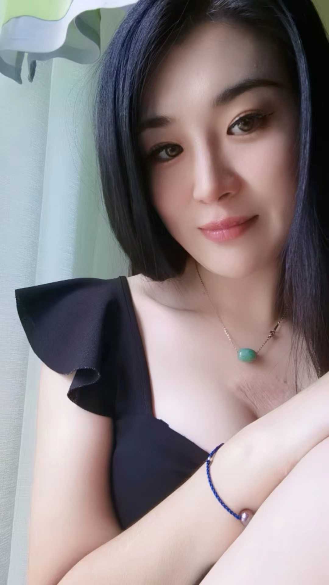 性格外向服务周到,靠谱个人诚信