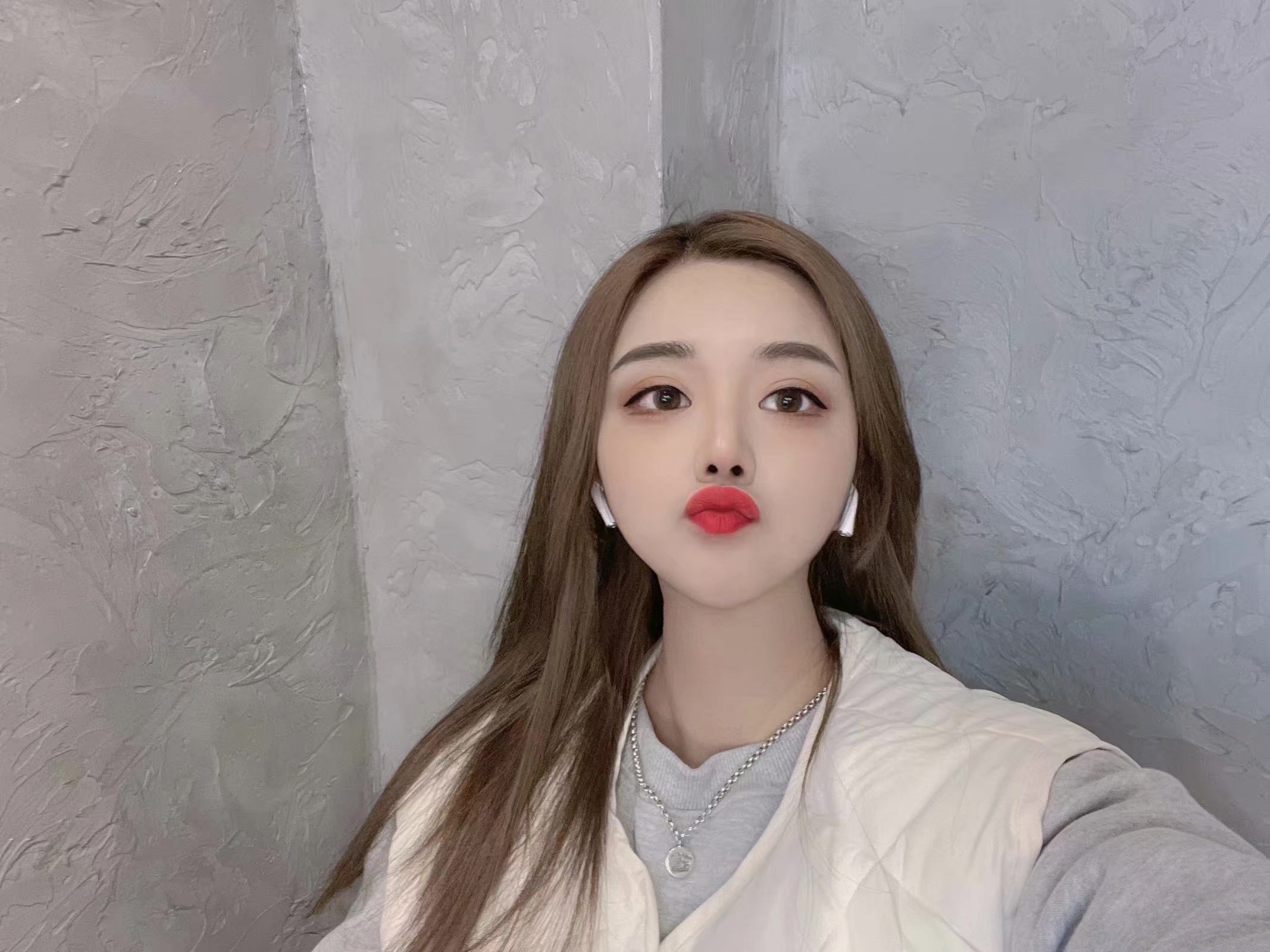 邻家小可爱，据说兼职才下水不久，良心推荐