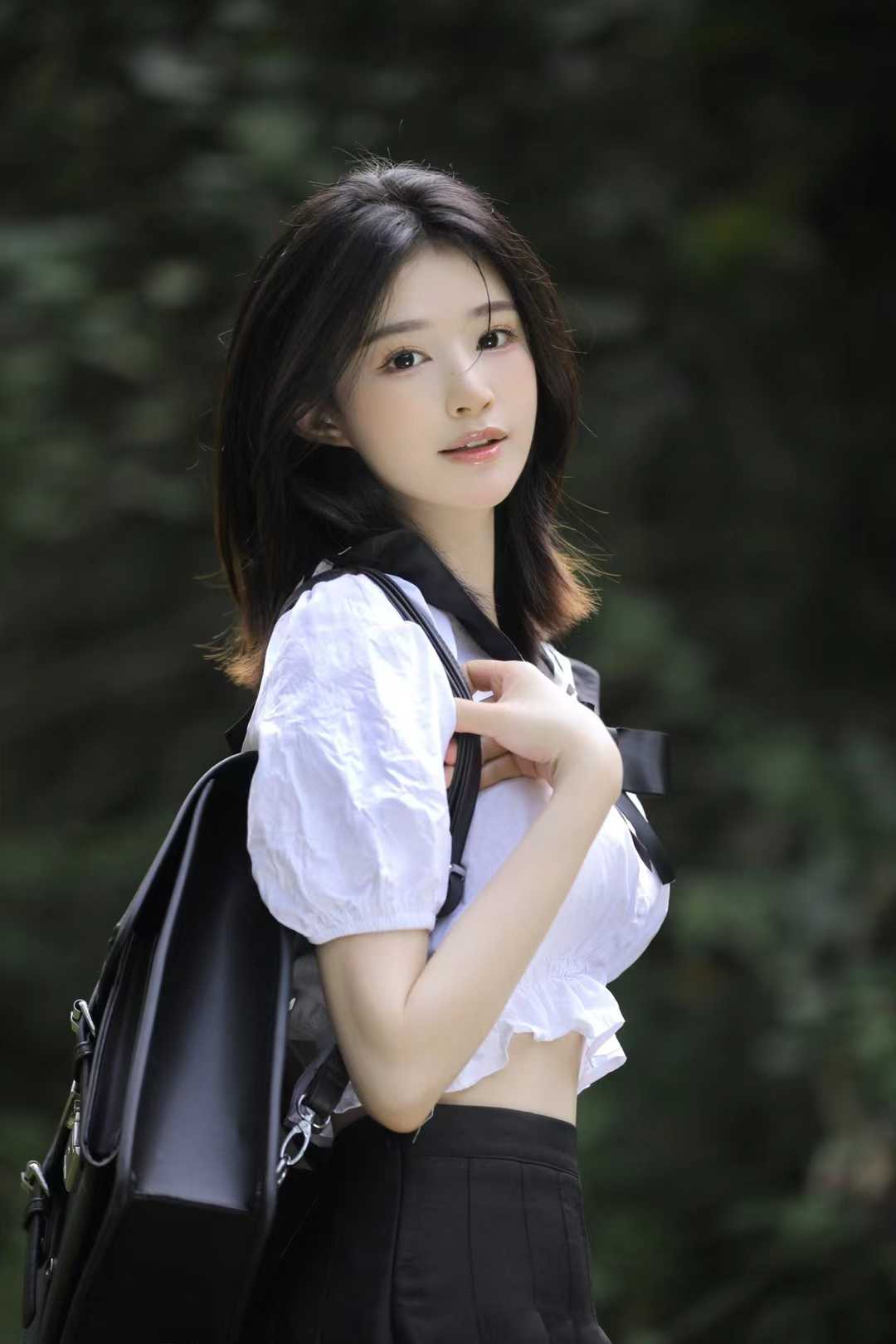 刚毕业大学生 自己聊自己做 有地方