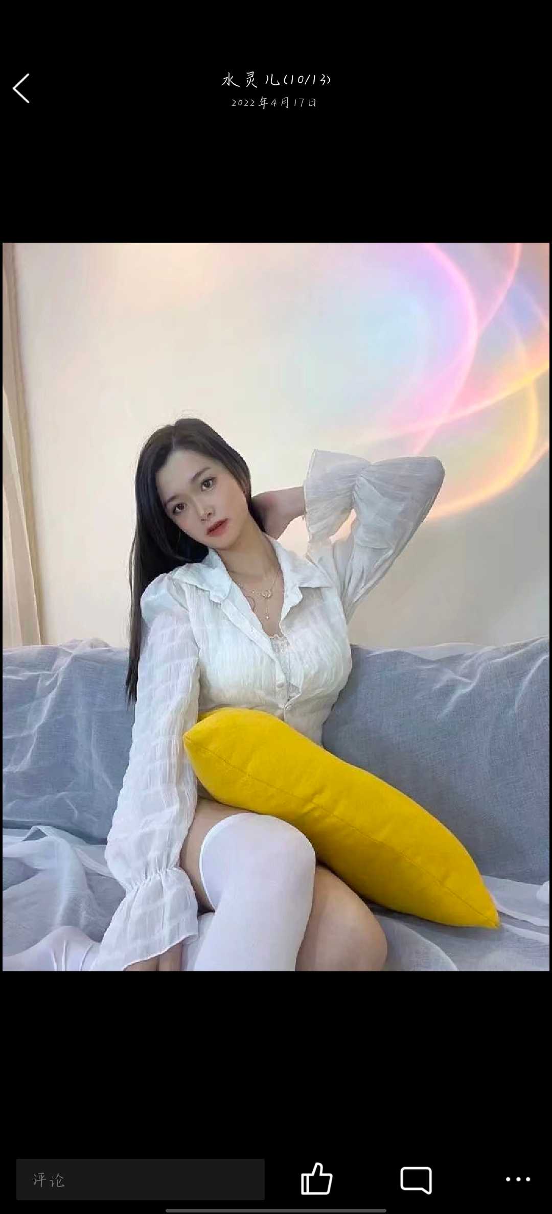 介绍一个可以抱起来艹的小姐姐。