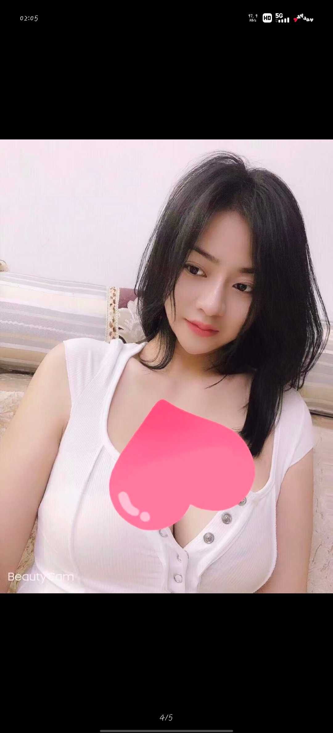 分享一个性感的小姐姐