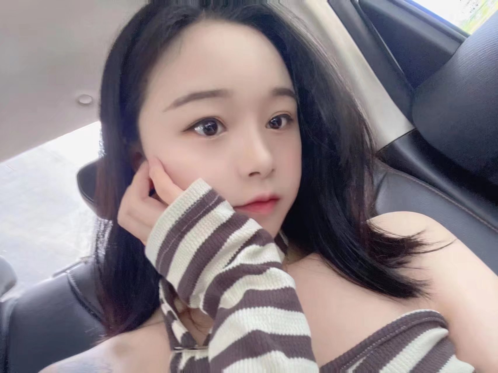 草房圣地的妹子