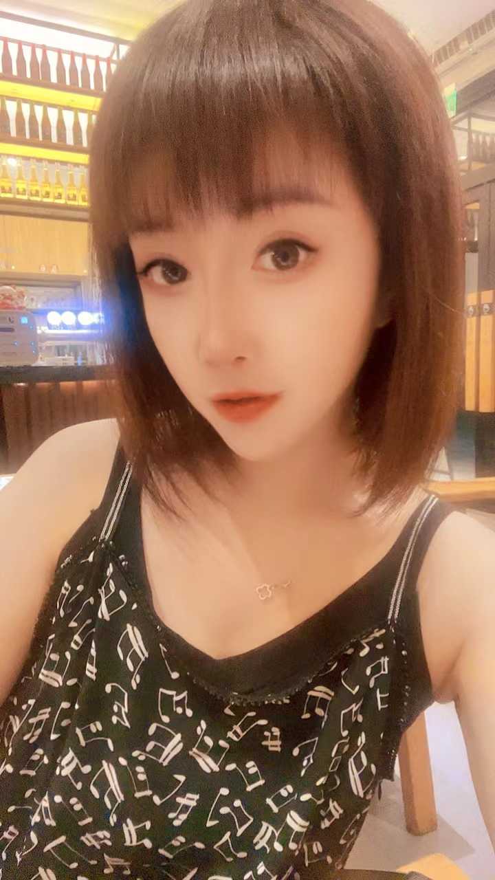 短发性价比高的妹妹