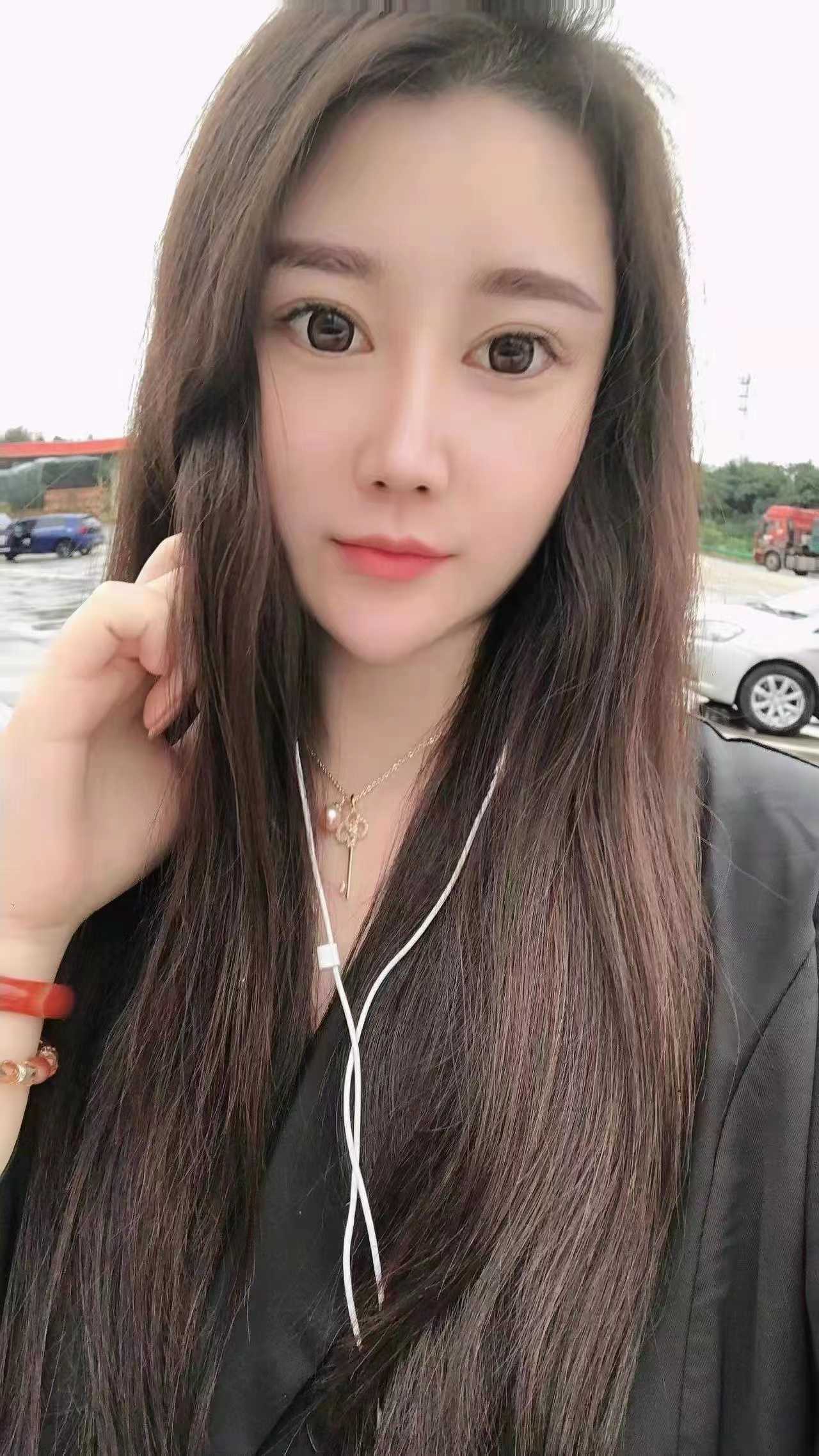 天心区漂亮巨乳妹子