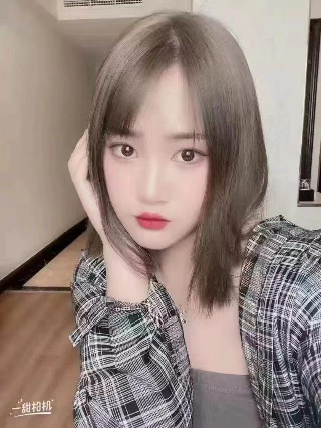 热情洋溢的小老妹