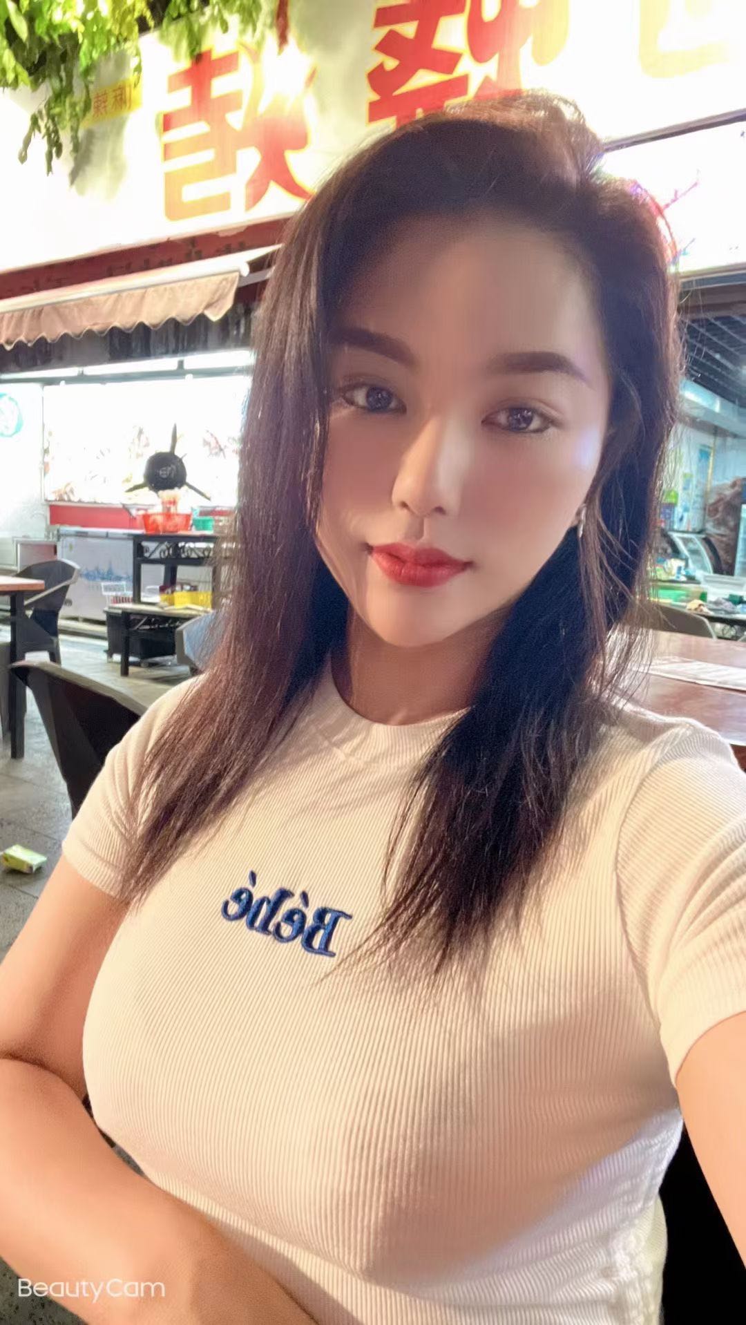 海口性感大灯妹妹小小