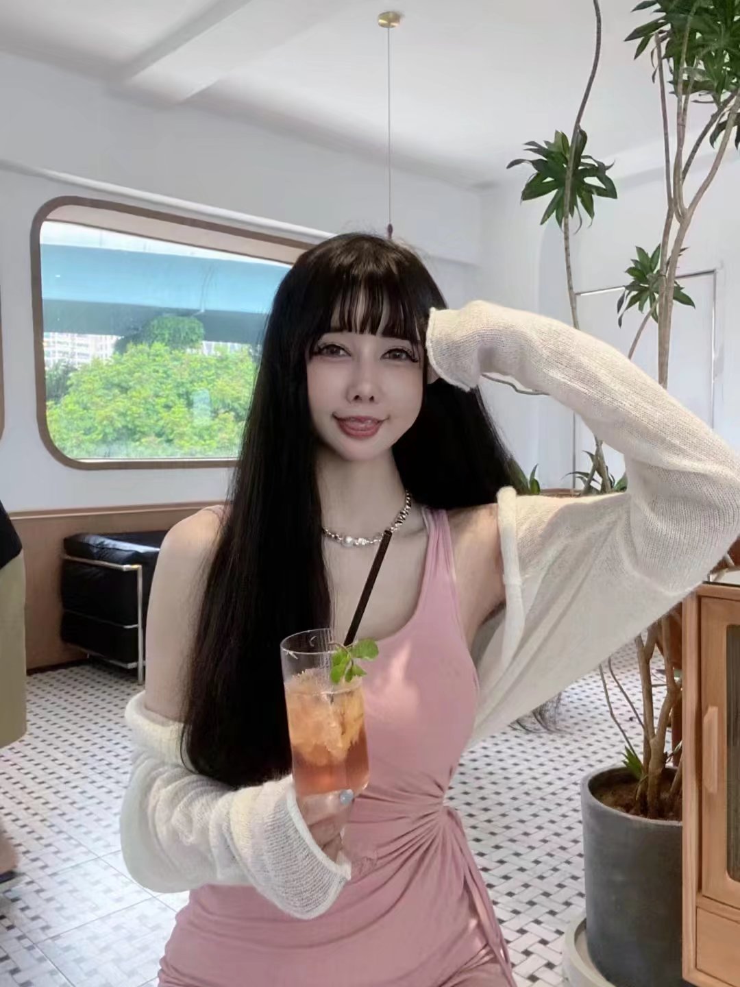 集美性感小姐姐