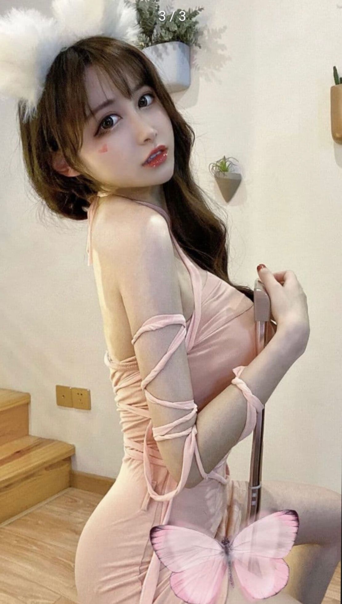 清纯学生妹（无毛粉嫩白虎）