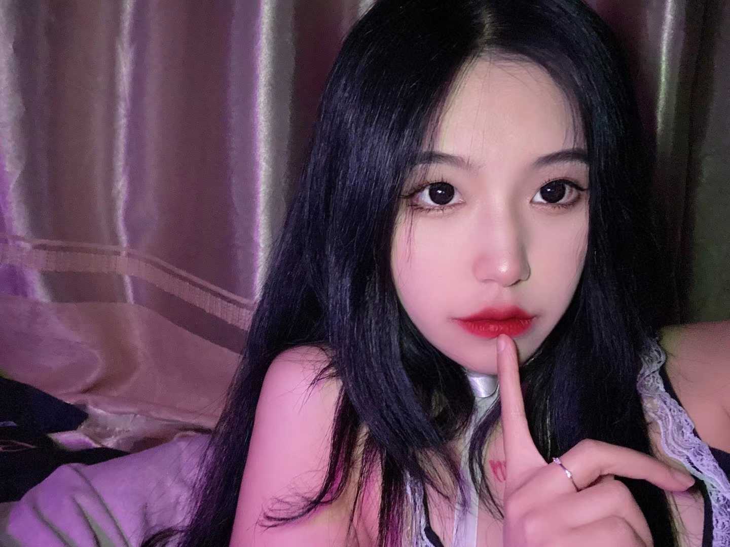 00后学妹，男朋友般对待