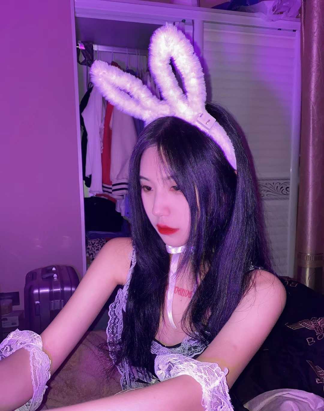 00后学妹，男朋友般对待