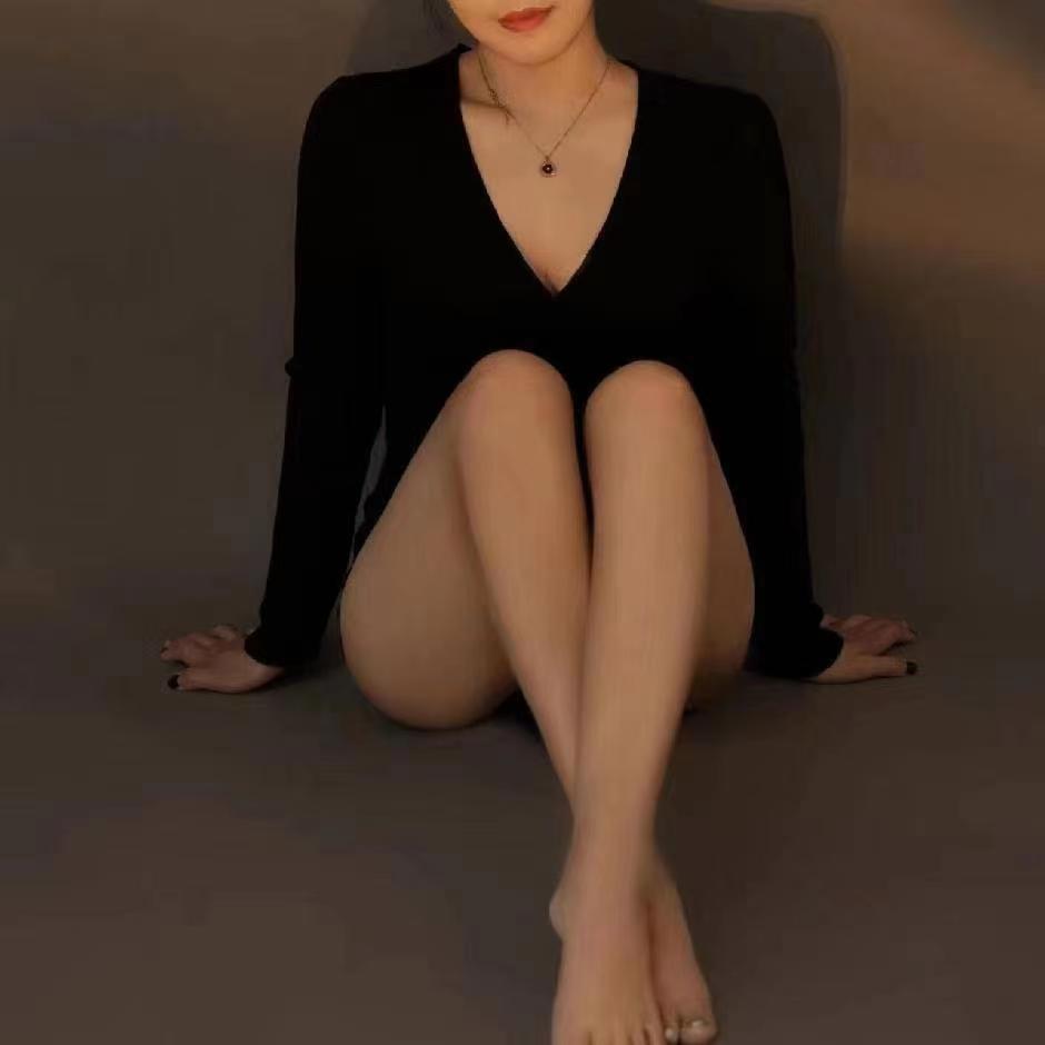 值得返食，主动，健谈