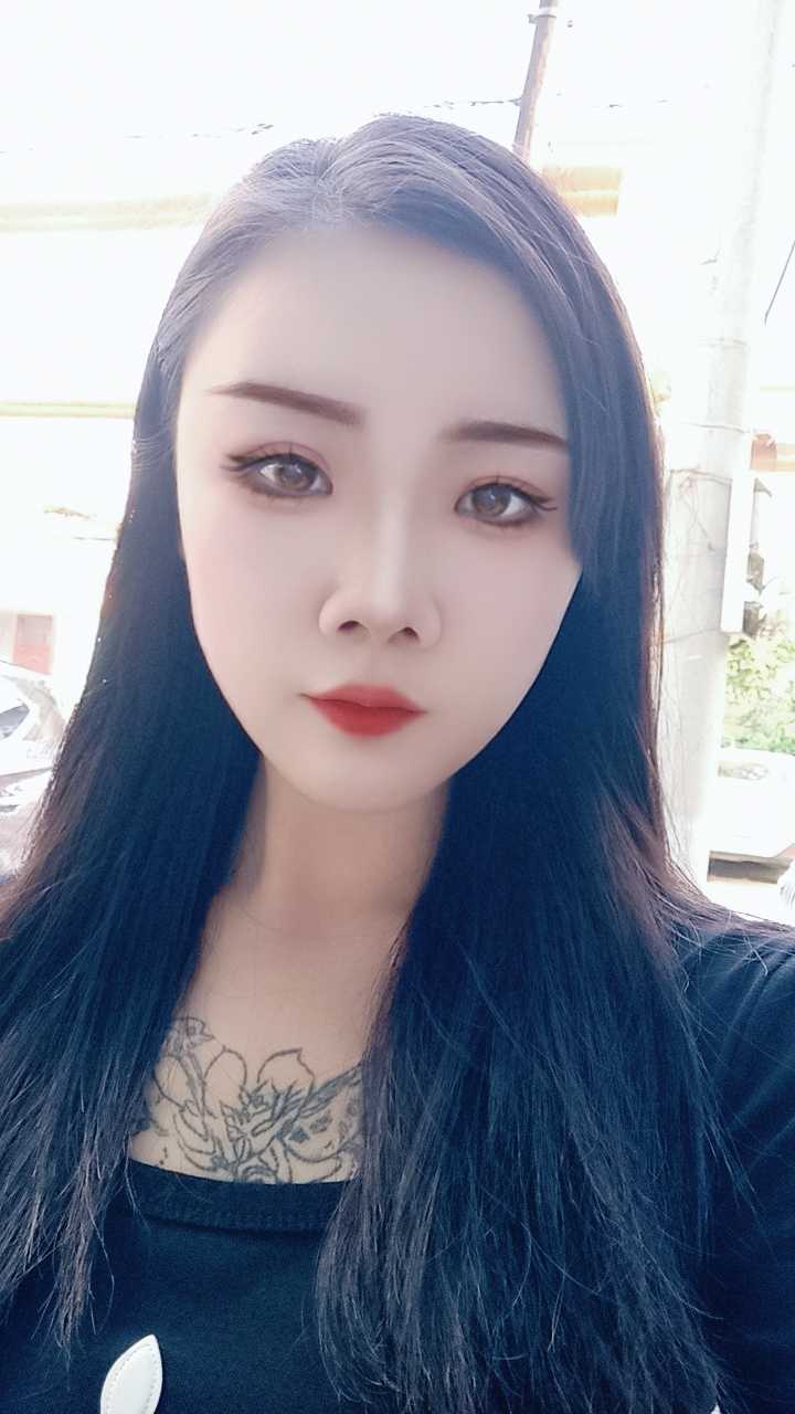 19岁的年轻兼职妹子