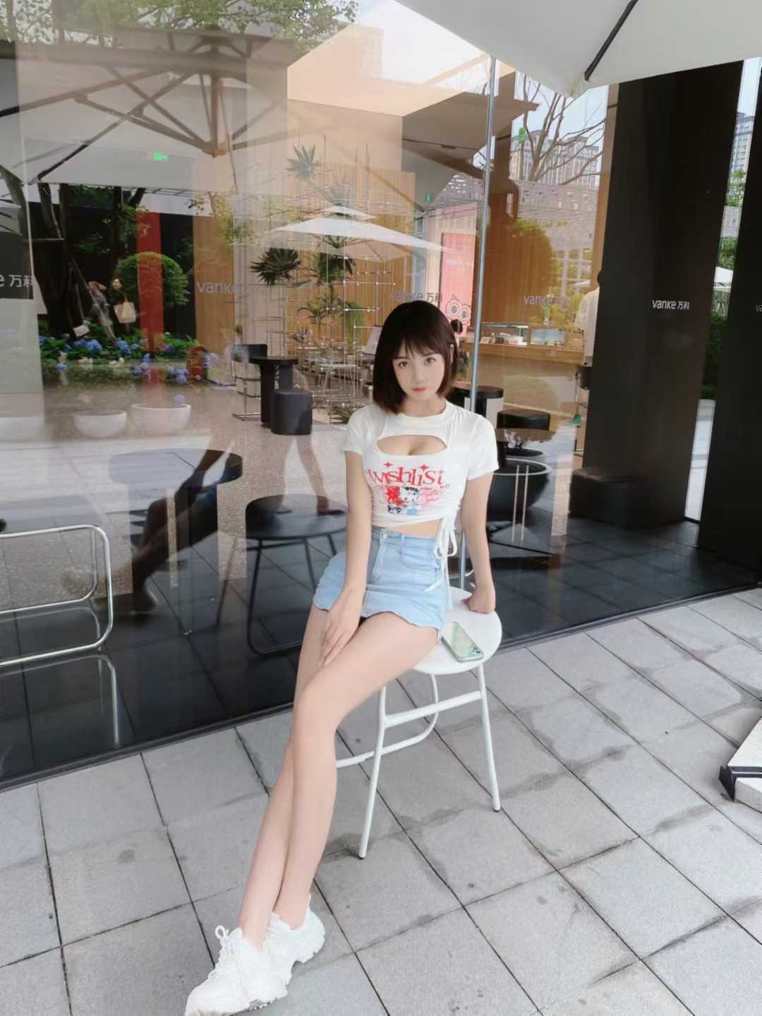 可以双飞的美女，姿势很多。qt服务