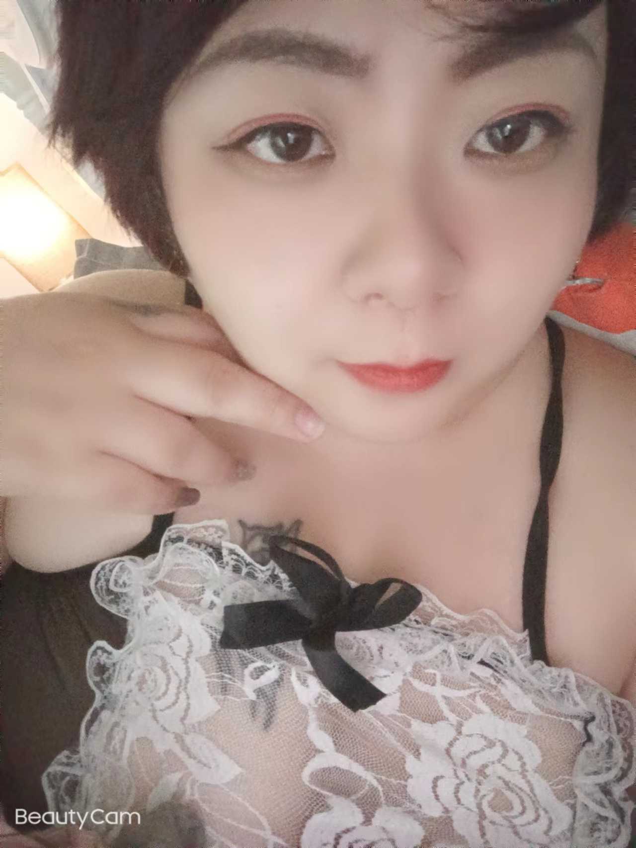 性感微胖白虎悦悦