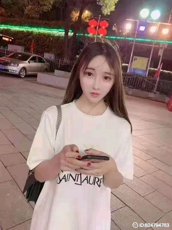 高颜值兼职妹妹