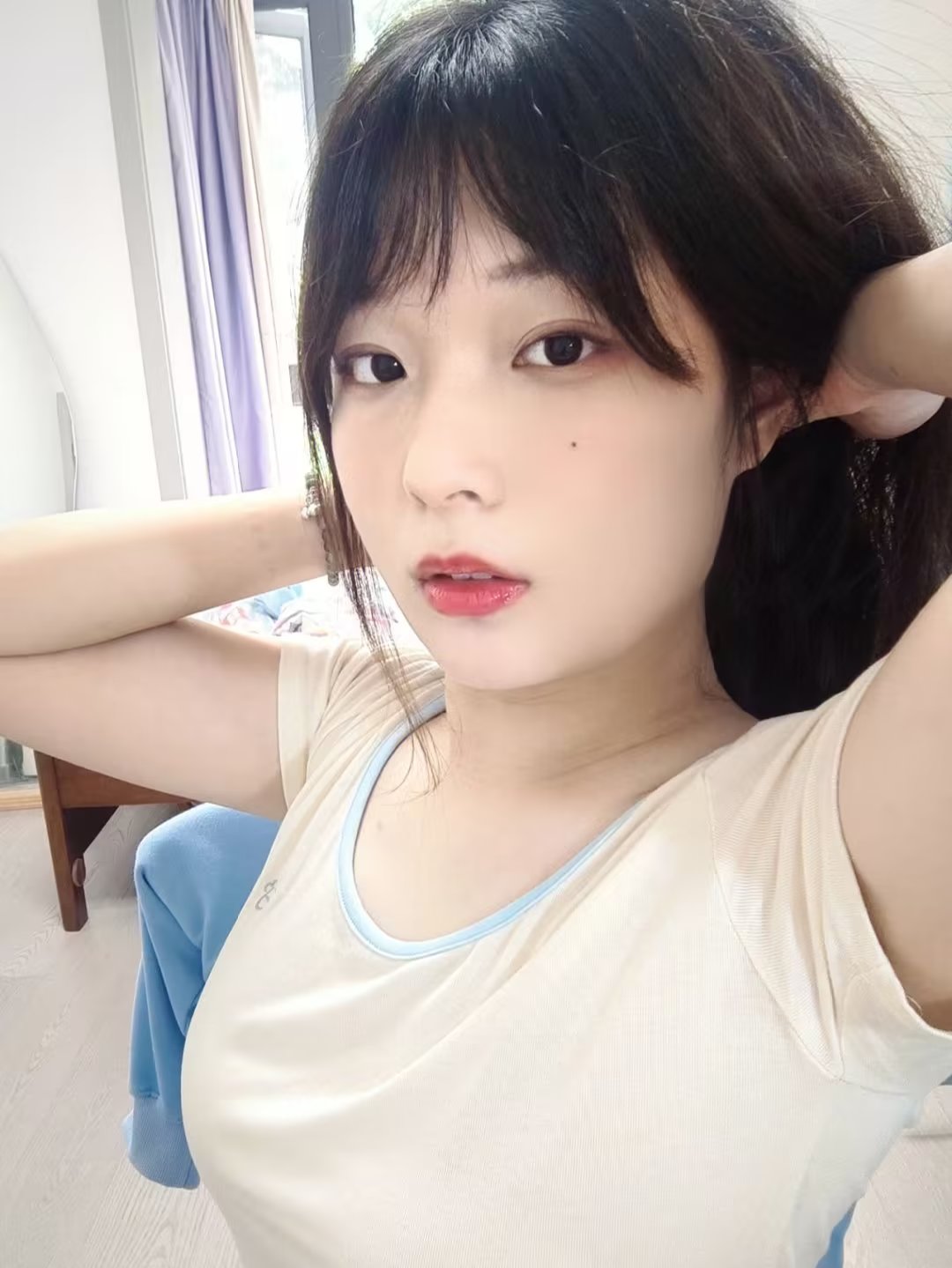 龙岗南联地铁站附近漂亮妹子