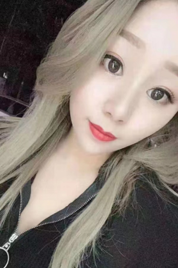 性格开朗，身材火爆的Sao妹妹