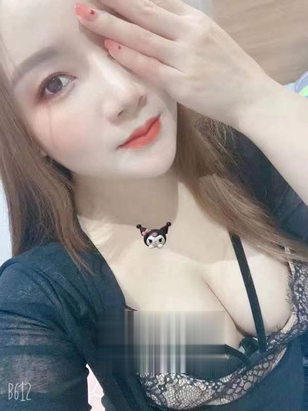 性感美乳服务系女友