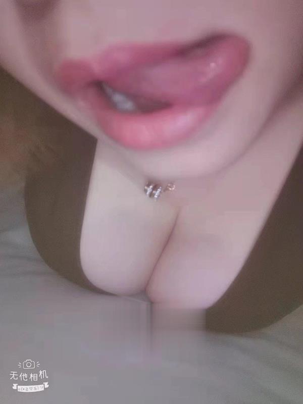 前凸后翘，后入很爽