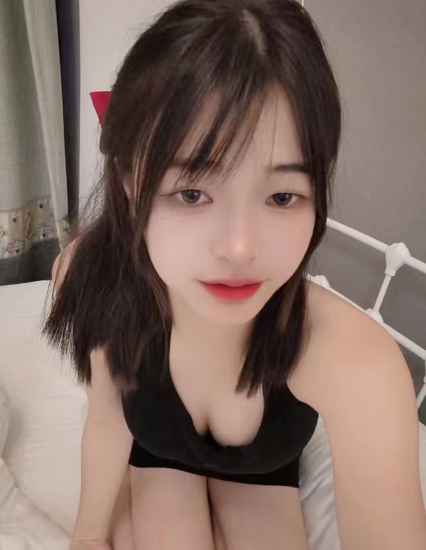 年轻嫩的服务型小妹