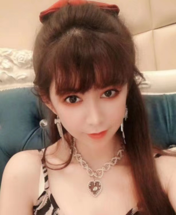 感觉高冷，其实你懂的