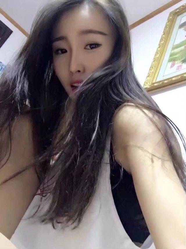 会展城的重庆小姐姐