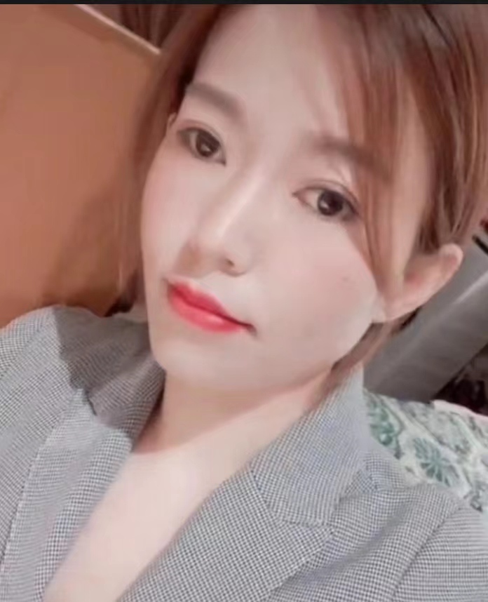 胸很大，手感很棒的妹子