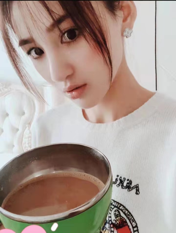 白白大长腿女孩