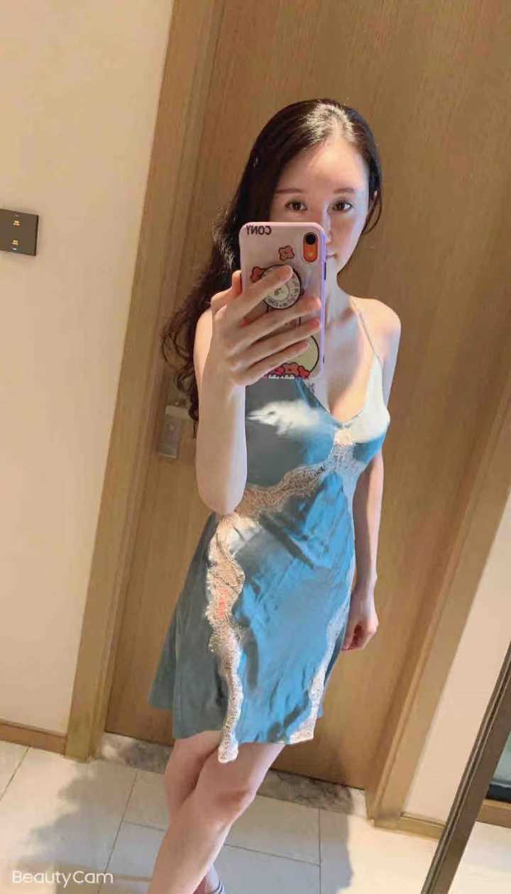 做服务很到位的妹子