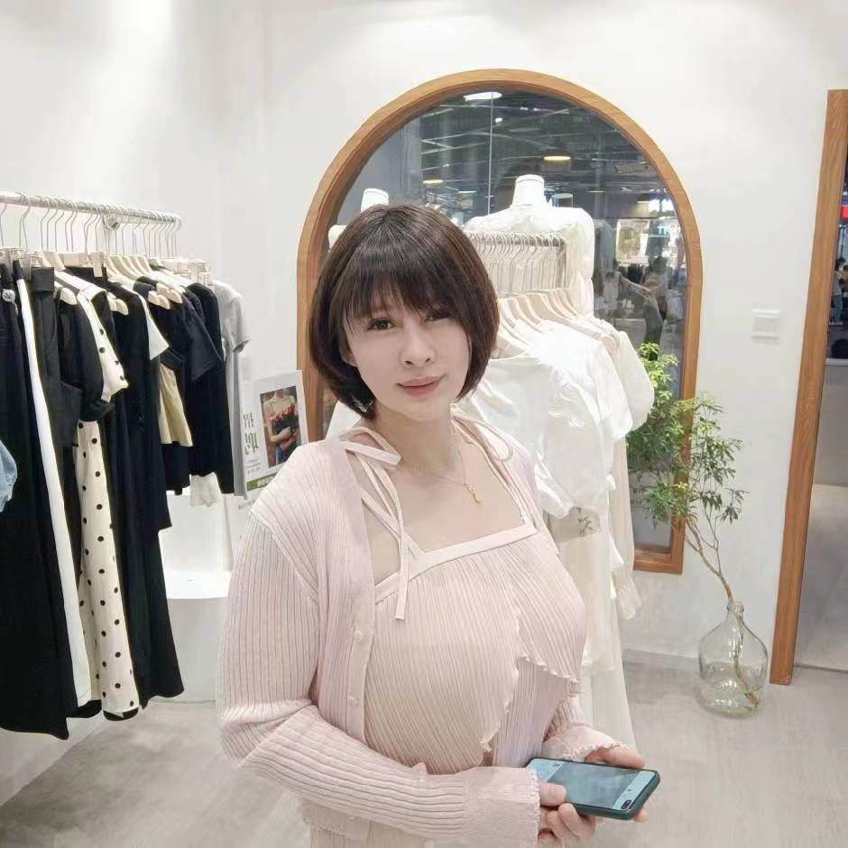 短发性感少妇，刺激的很