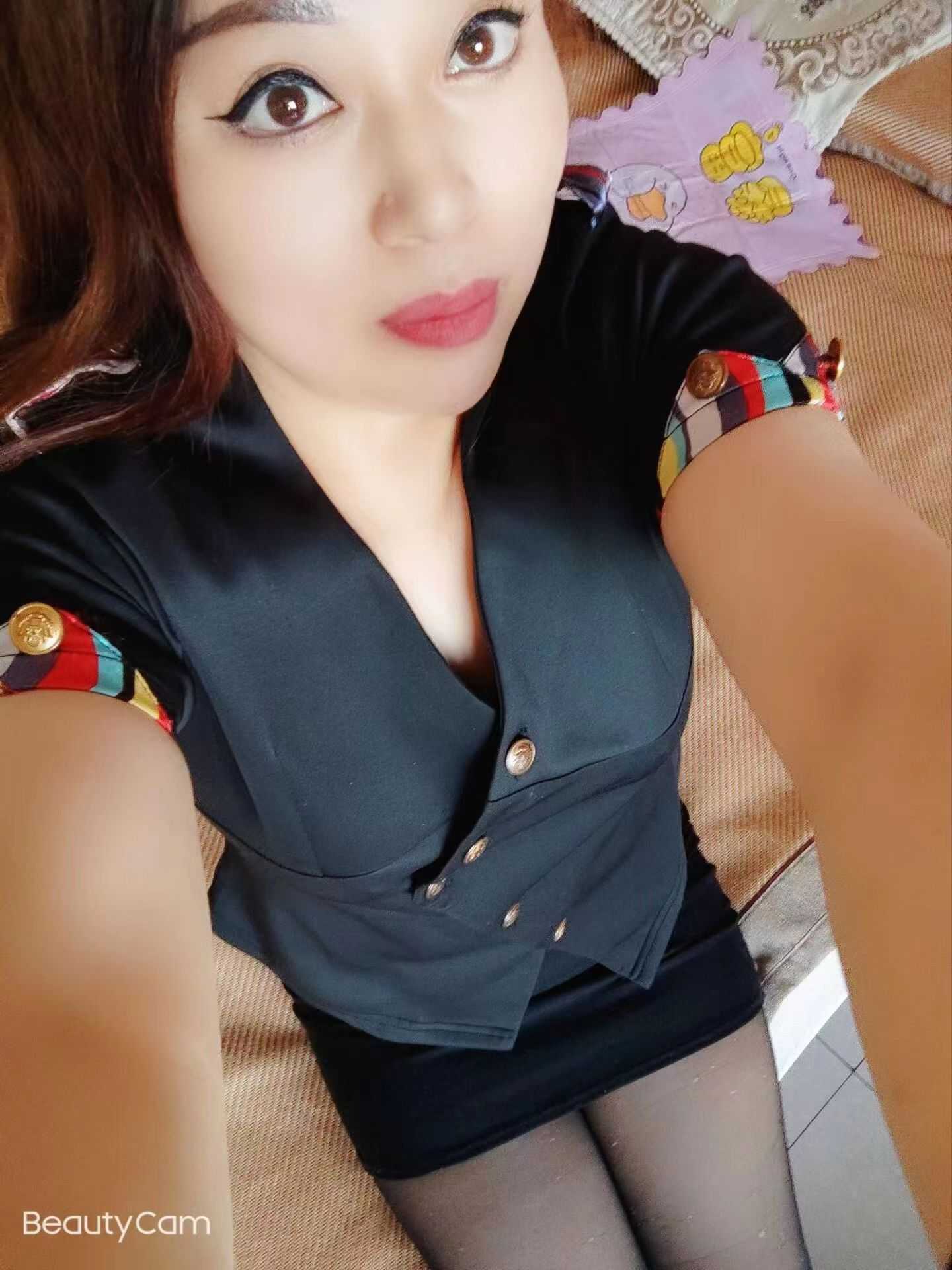 丰满少妇，卸货杠杠的