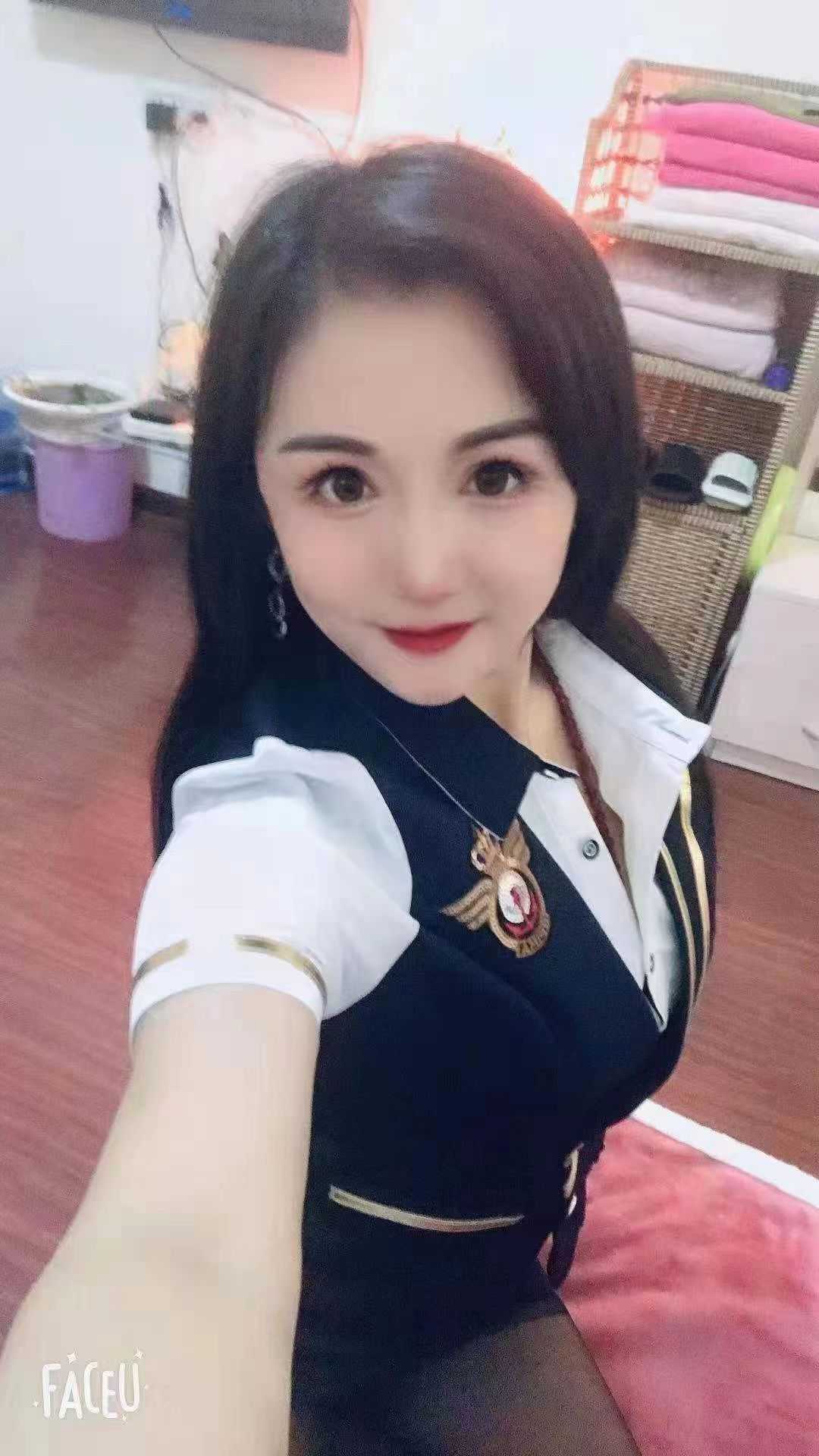 丝袜制服，因有尽有