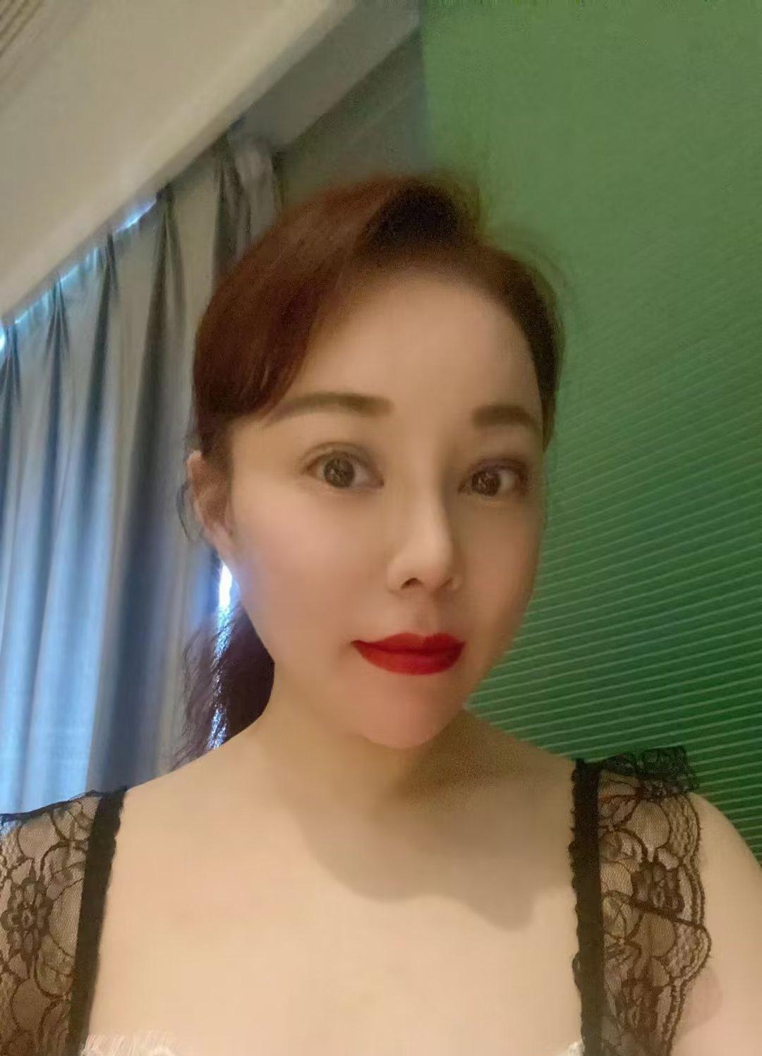 美艳熟妇雅雅老师