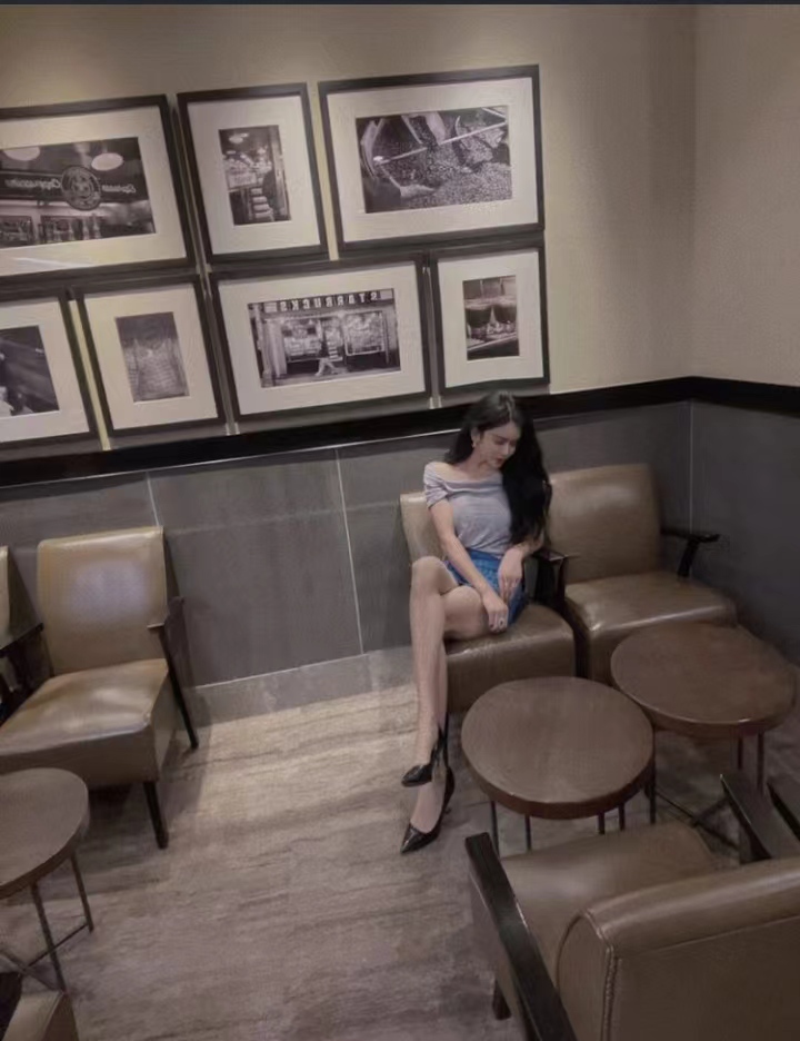 身材颜值都不错