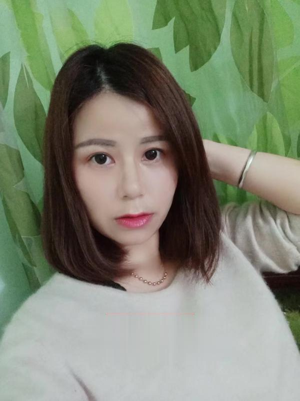 相对年轻的熟女少妇