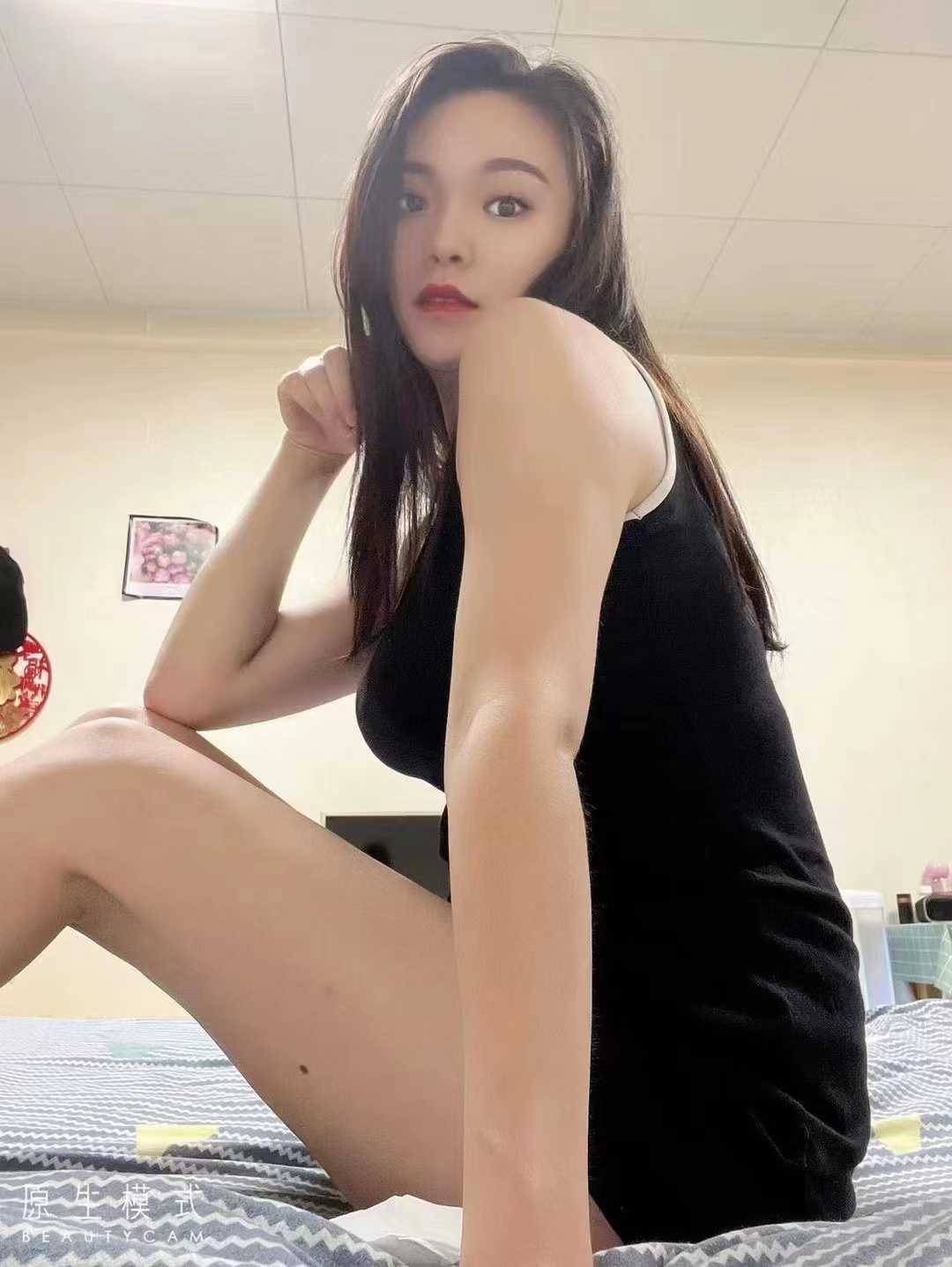 年轻嫩妹，腿长服务好