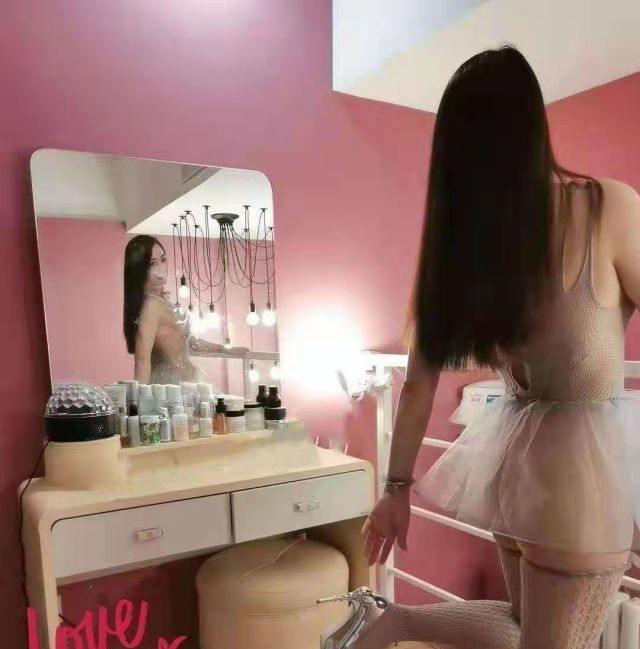 风Sao御姐，多套制服，KH无敌。