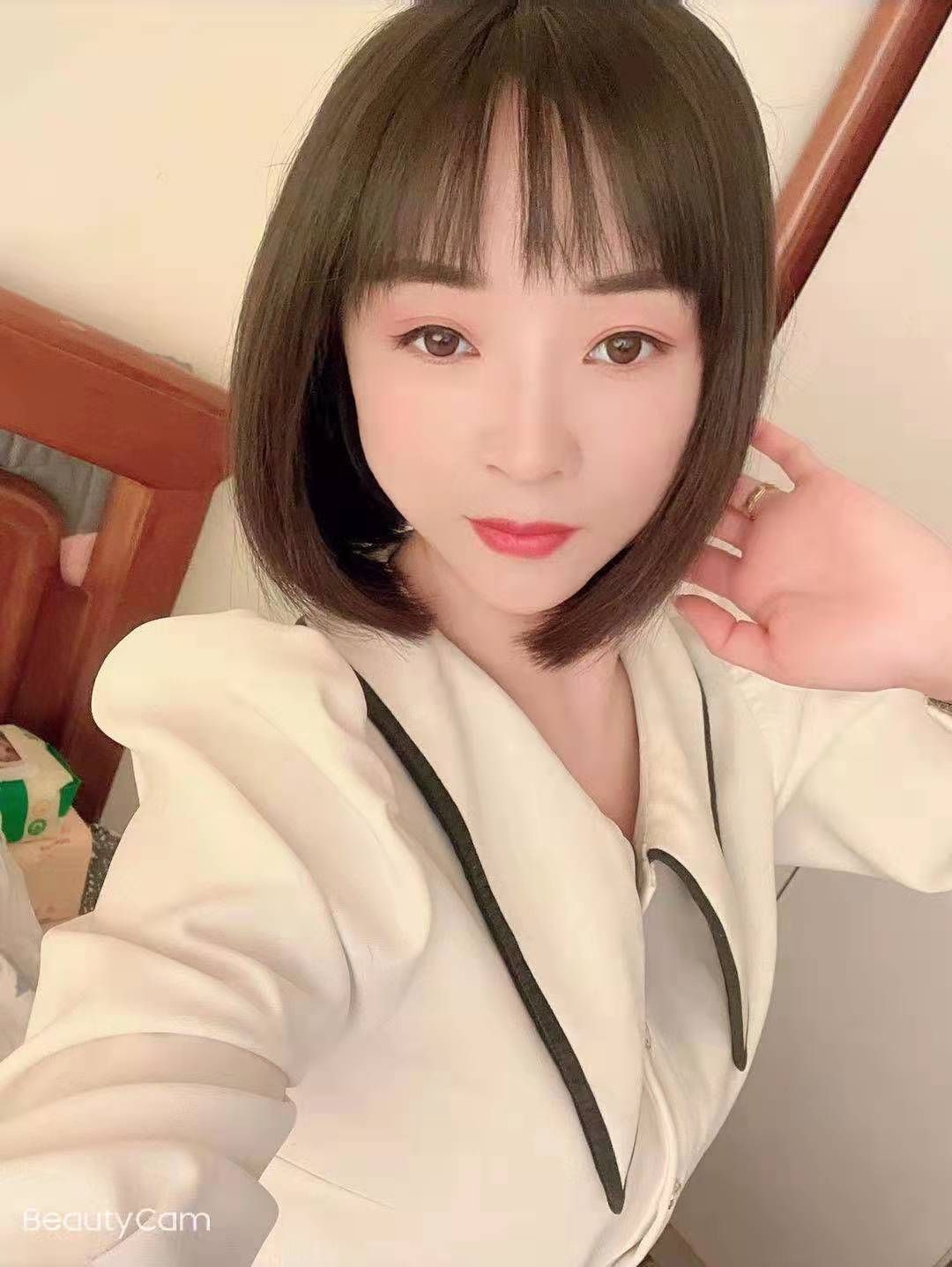 分享一个青春靓丽小姐姐，b紧水多，KH很霸道