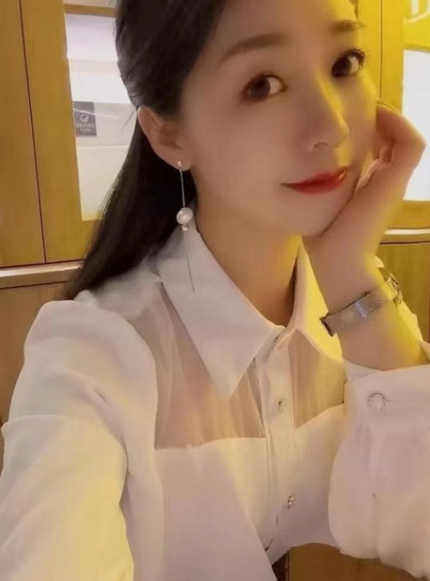 颜值还不错的小少妇