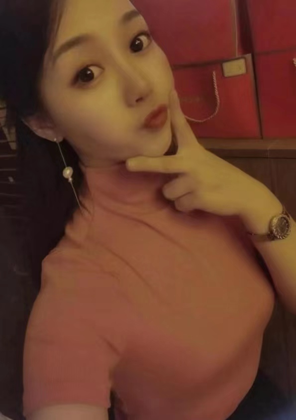 颜值还不错的小少妇