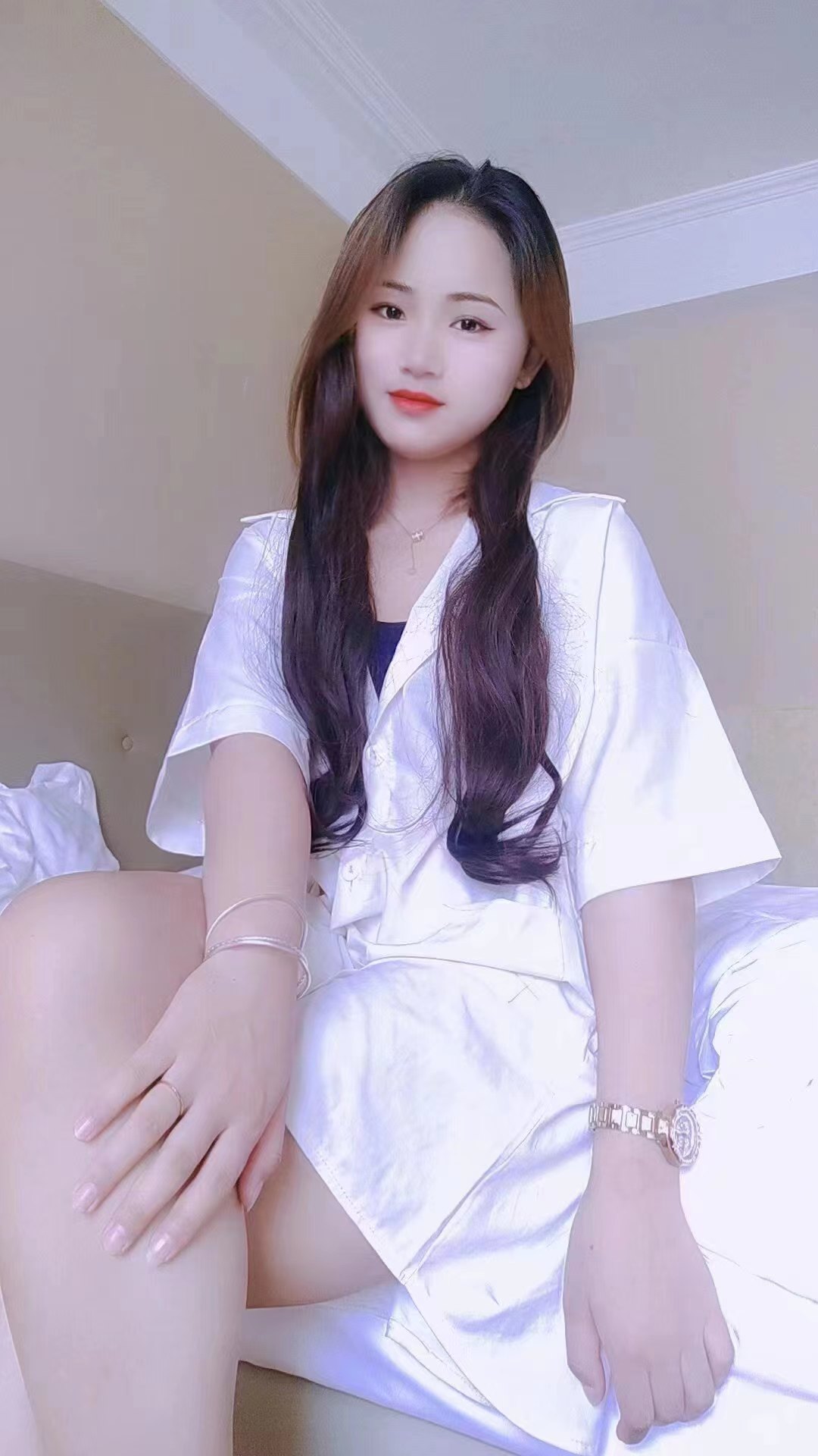 诱惑力十足的长发小妹