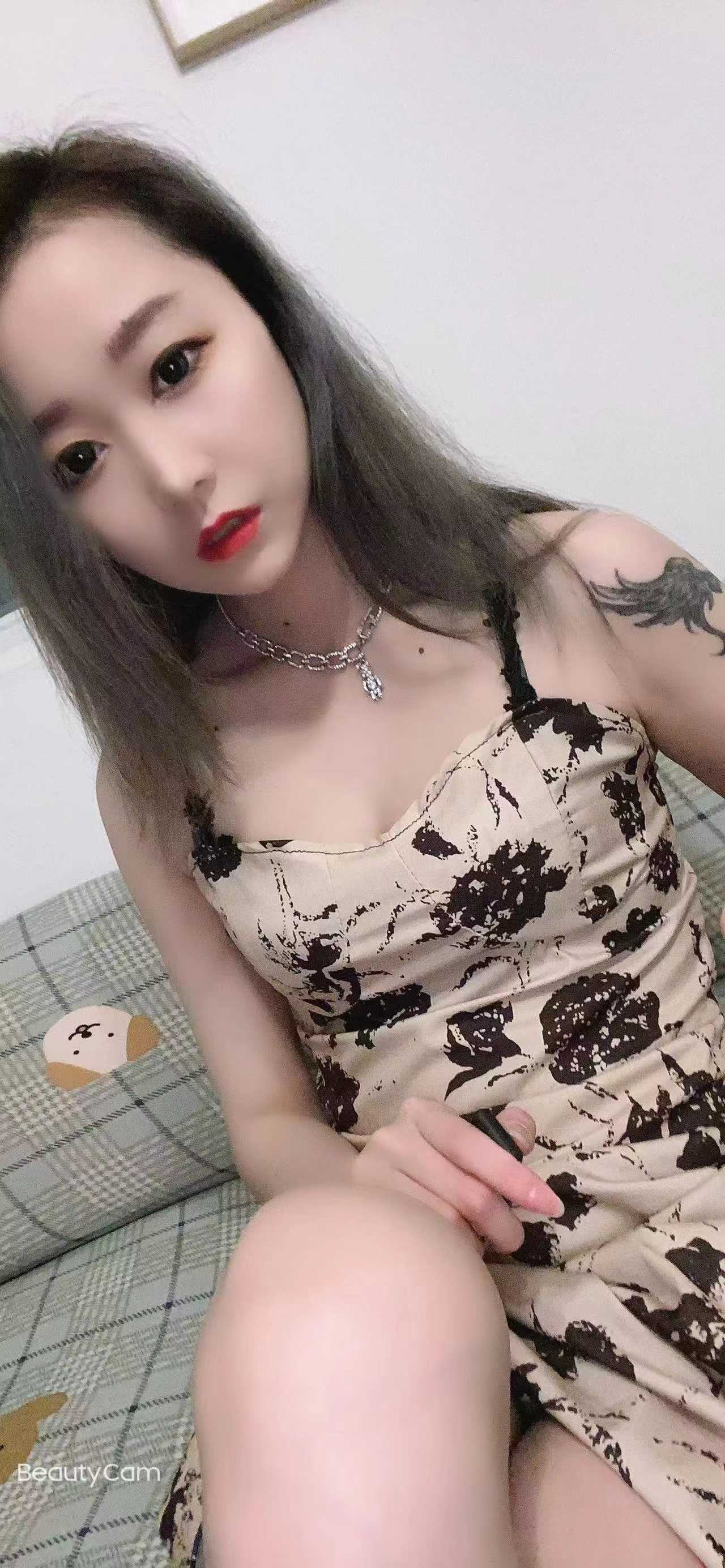 主动配合的灰发小妹