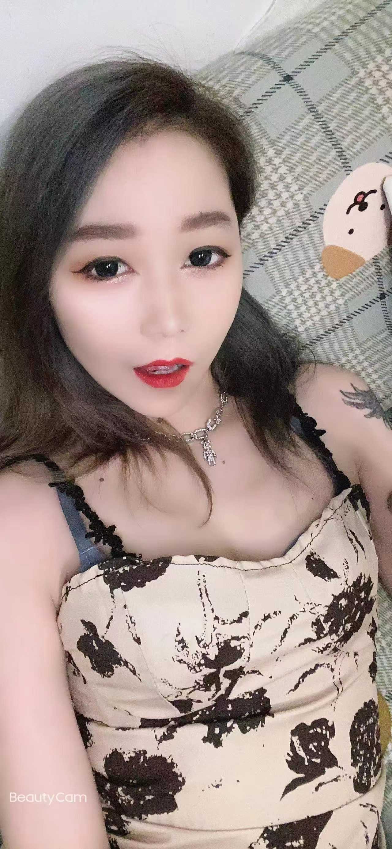 主动配合的灰发小妹