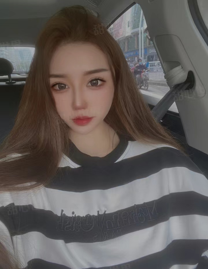 性格颜值服务都不错