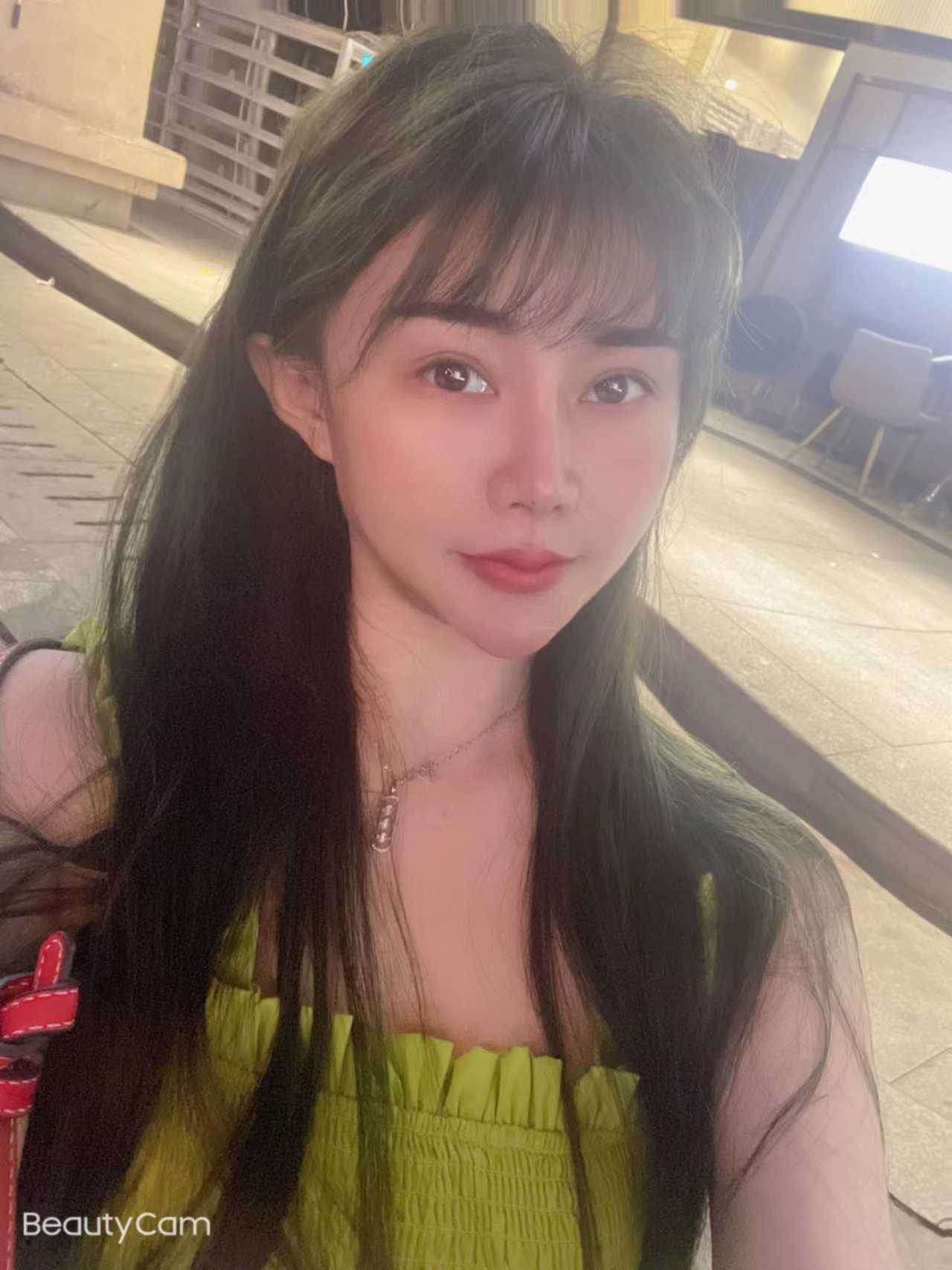 服务相当不错，大眼睛皮肤细滑