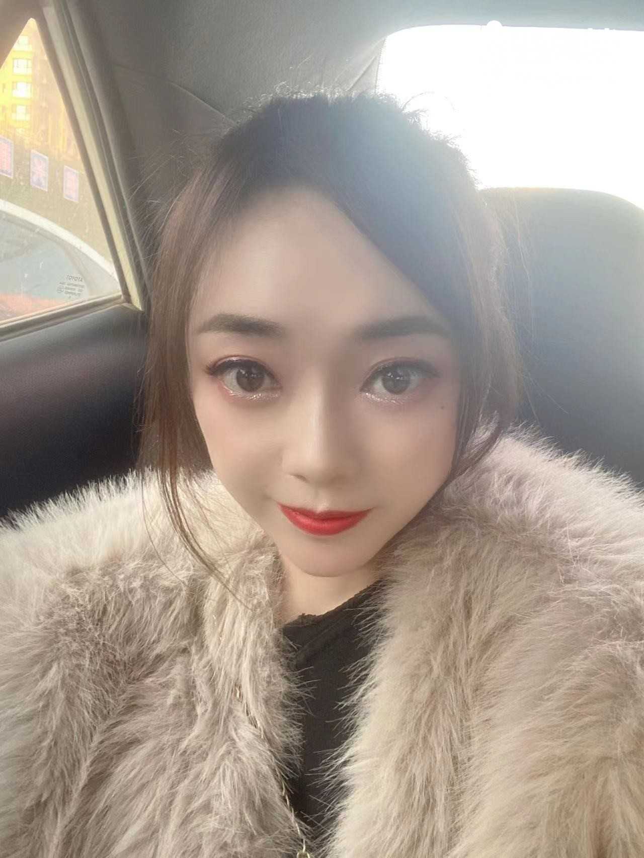 偶尔兼职小嫩妹