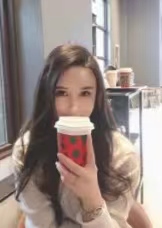 身材颜值都很好的美女