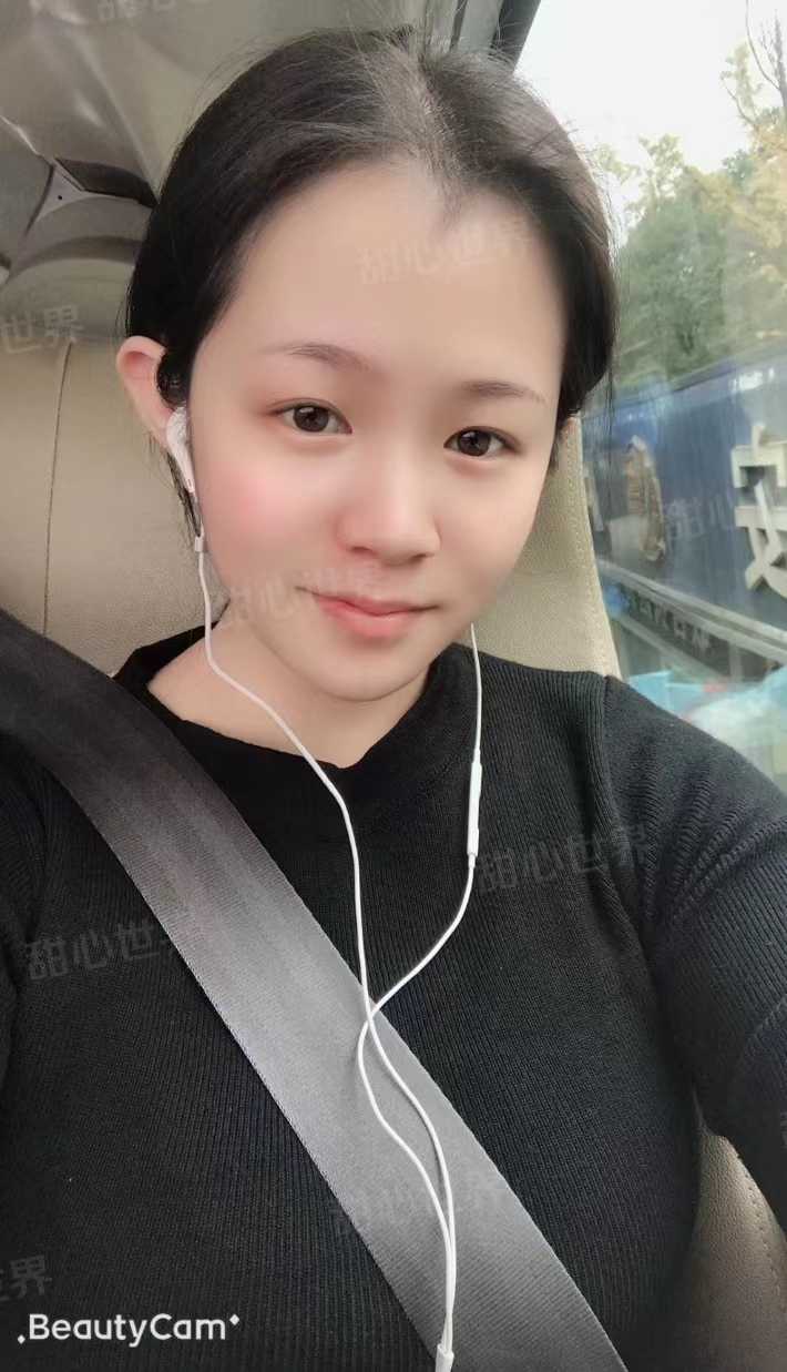 很敏感，很会玩的妹妹